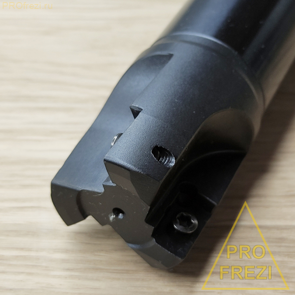 Корпусная фреза для обработки металлов BAP400R-C32-35-200L-3T Ø35XØ32X200 Z3