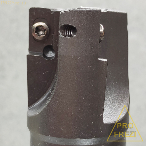 Корпусная фреза для обработки металлов BAP400R-C32-35-200L-3T Ø35XØ32X200 Z3
